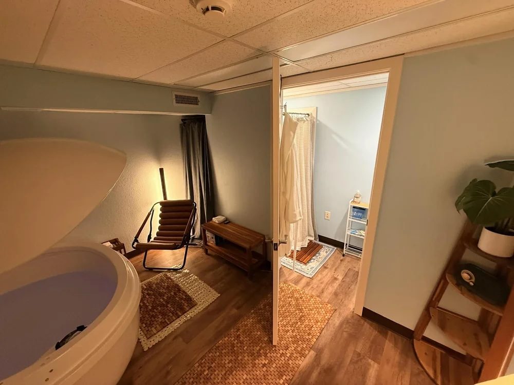 Private float suite